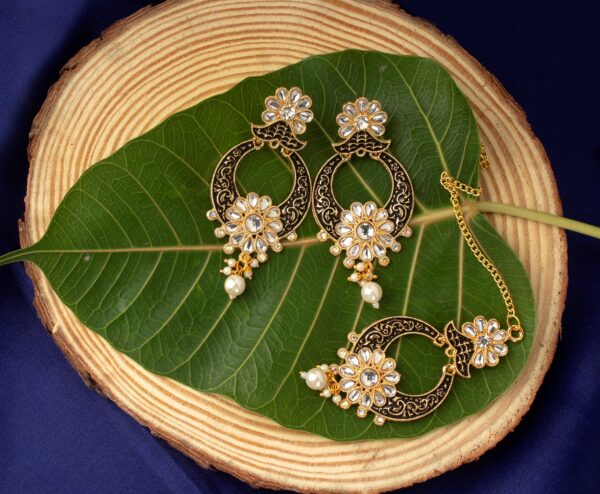 Gold Plated Maangtika Earring With Black Colour Meena